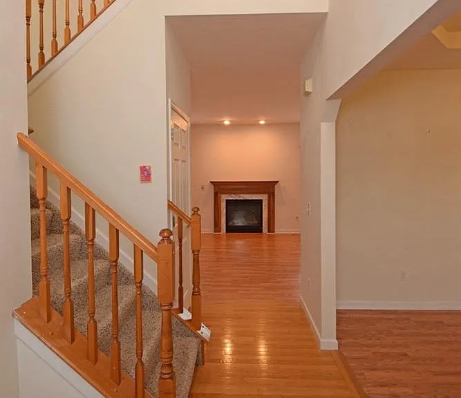 7867 Winding Creek Ct — Photo 2