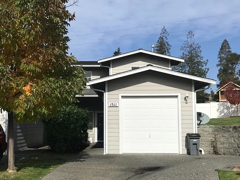 1511 Burrows Ct — Photo 1