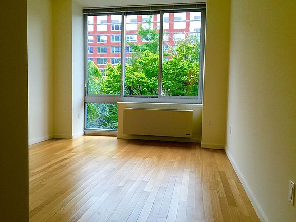 4th image of 22 E 1st St APT 215