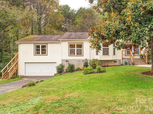 5 Parkway Creek Dr, Asheville, NC 28803