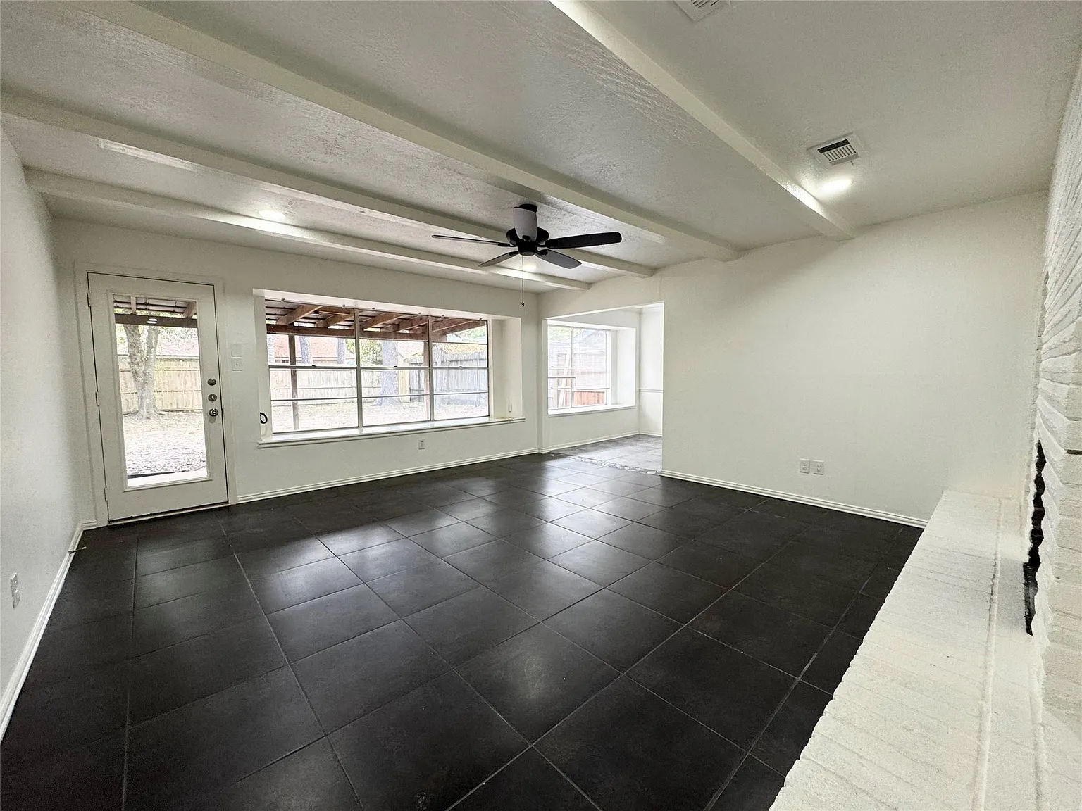 4 bed, 2.0 bath, 1480 sqft, $1,800 — Photo 4