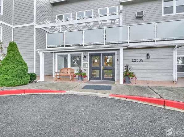 22535 SE Highland Circle #106, Issaquah, WA 98029