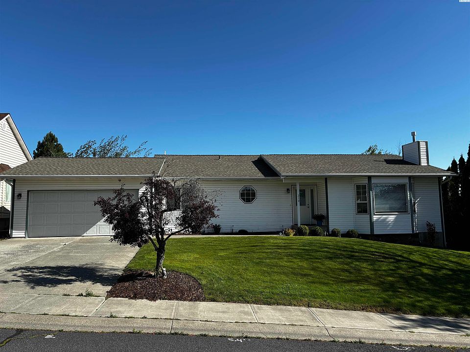 1st image of 210 NW Brandon Dr