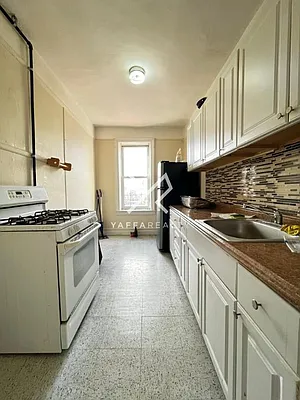 Rented by Yaffa Realty LLC | media 1