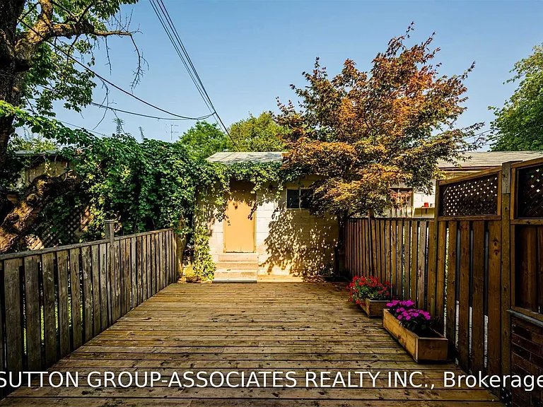 739 Manning Ave — Photo 13