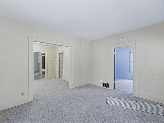 5th image of 266 Parker Ave