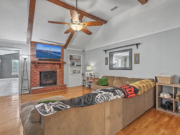 4th image of 413 Summercourt Dr