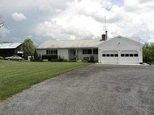 2nd image of 214 Taber Rd