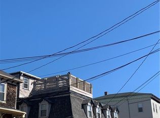 6 Hammond St, Newport, RI 02840