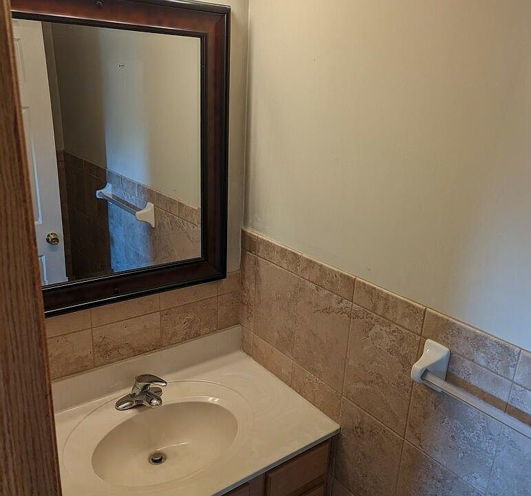 6109 New Taylor Rd, Orchard Park, NY 14127 Zillow