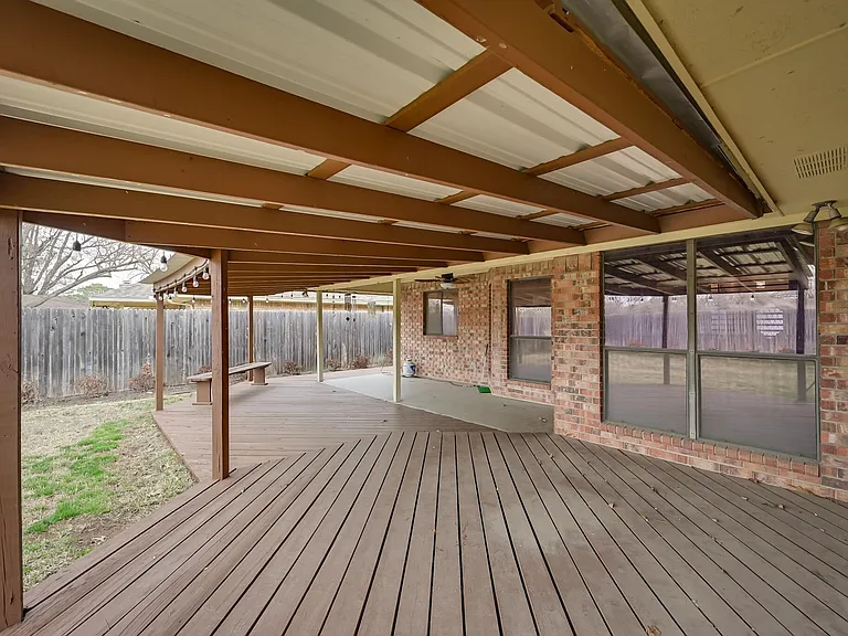 2306 Lovell Ct — Photo 27