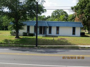 605 E Main St, Madisonville, TX 77864