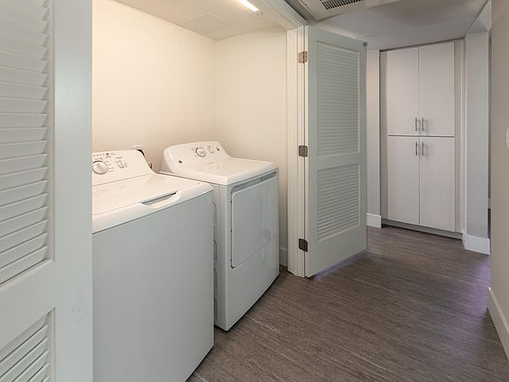 4th image of 5210 W Olympic Blvd #4bzp0p23s