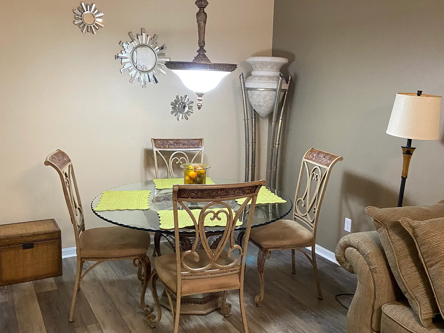 3 bed, 1043 sqft, $1,600 — Photo 2