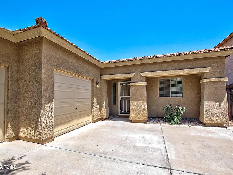 2043 N Holguin Way — Photo 1