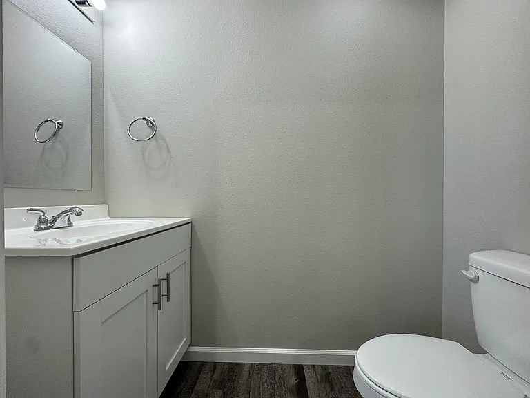 Creekside Apartments — Photo 64