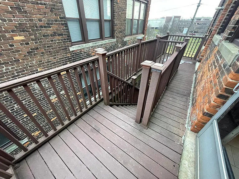 506 Kirby St E — Photo 20