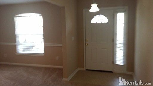 2nd image of 724 Chestnut Oak Dr N