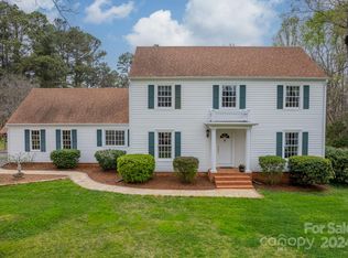 8412 Viking Dr, Waxhaw, NC 28173