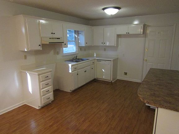 3rd image of 406 Brice St