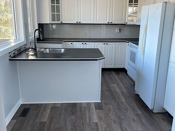 5th image of 128 Whitehill Pl NE