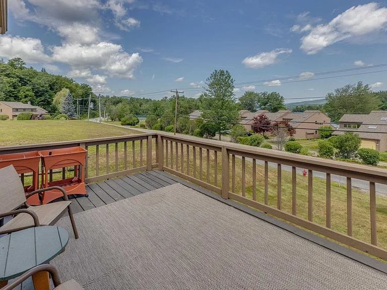 21 Woodbury Dr #27 — Photo 3