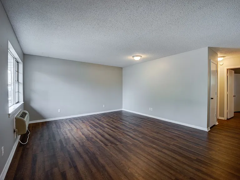 Magnolia Place: 1 & 2 Bedroom Apartments — Photo 18