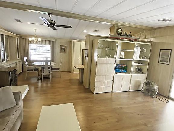 4th image of 5421 SW Hiacinth Ct