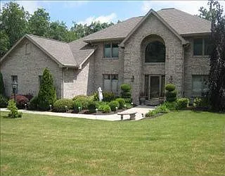 10035 Firethorn Dr photo 1