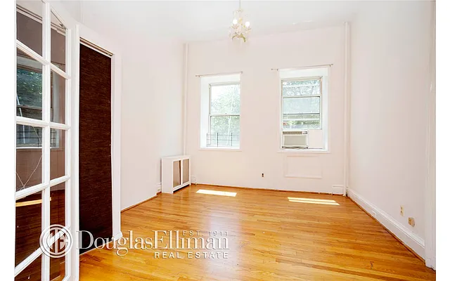 Rented by Douglas Elliman | media 19