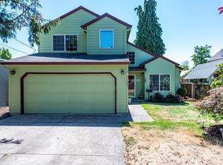125 W Exeter St, Gladstone, OR 97027