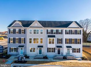 17 Oasis Ave, Ranson, WV 25438