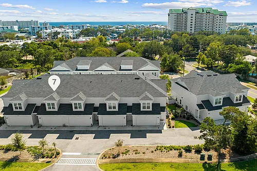 100 Beach Dr #7 Photo 1