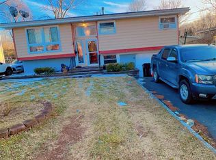 11 Cooper Dr, Nanuet, NY 10954