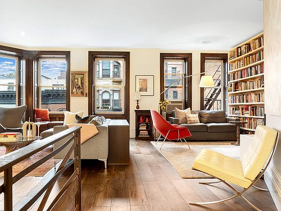2nd image of 102 W 75th St #41/51