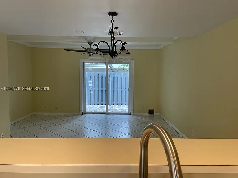 81 SW 3rd St #81 — Photo 9