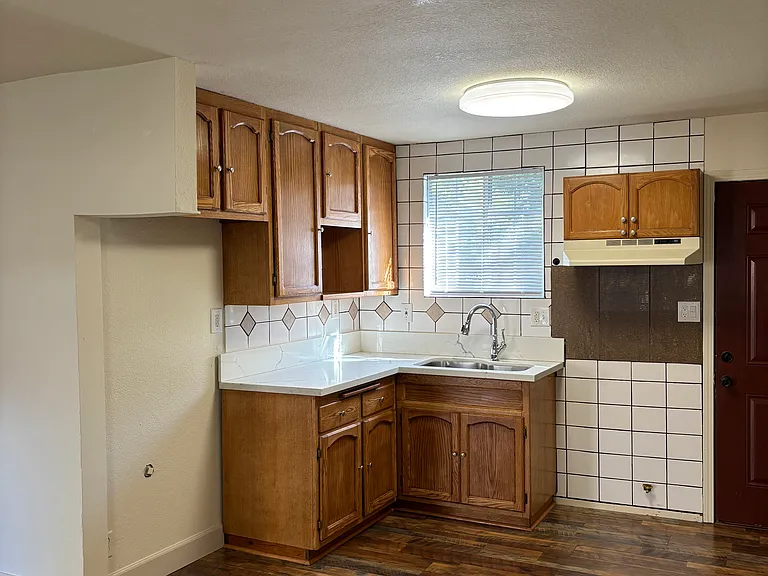 12646 N Ralston Ave — Photo 4