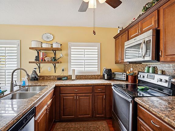 4th image of 1330 NW 125th Terrace