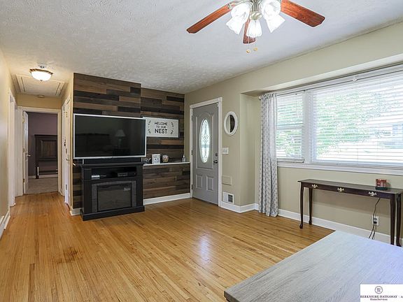 3rd image of 7317 Wood River Dr
