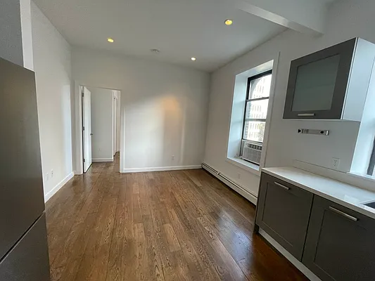 Rented by Vertical Real Estate LLC | media 2