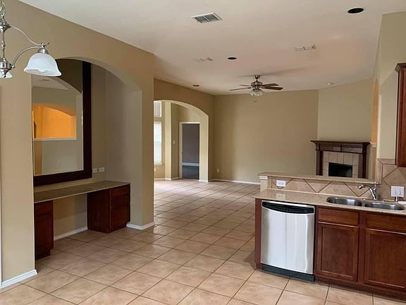 4th image of 1111 Shadybrook Ln