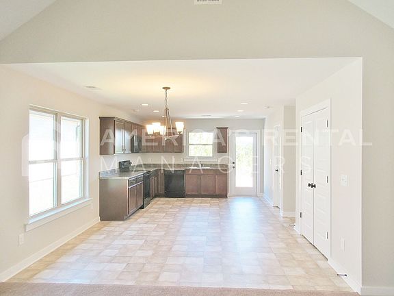 5th image of 559 Kincaid Cove Ln