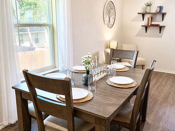 Dining Table 6 Seats