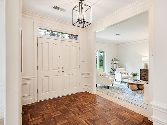 4th image of 8494 Woodlane Dr