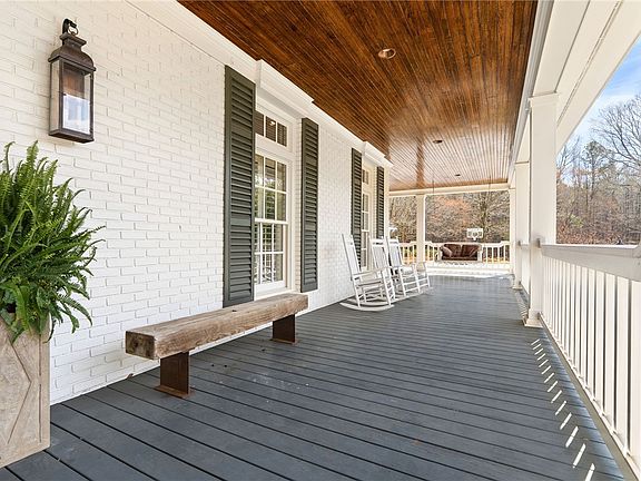 3rd image of 1103 Andrews Rd