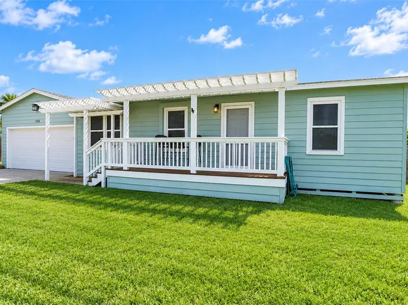 1322 Omohundro St, Rockport, TX 78382
