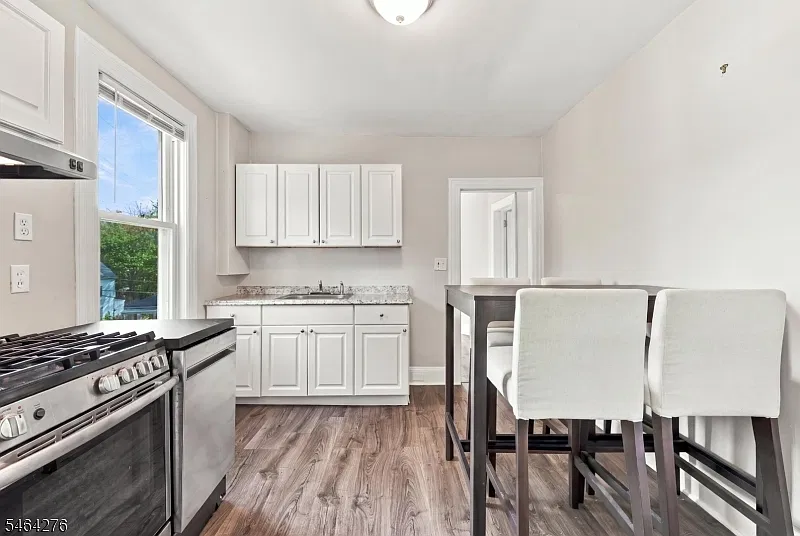 1 bed, 1.0 bath, $2,000 — Photo 4