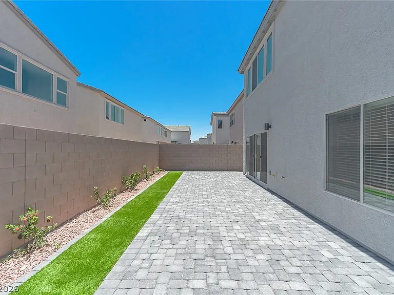 5740 Yellow House St — Photo 28