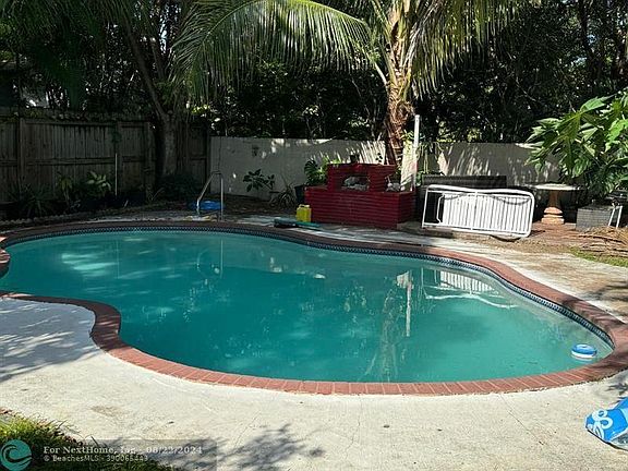3rd image of 1200 NE 1st Ave