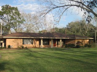 902 Kent St, Sweeny, TX 77480